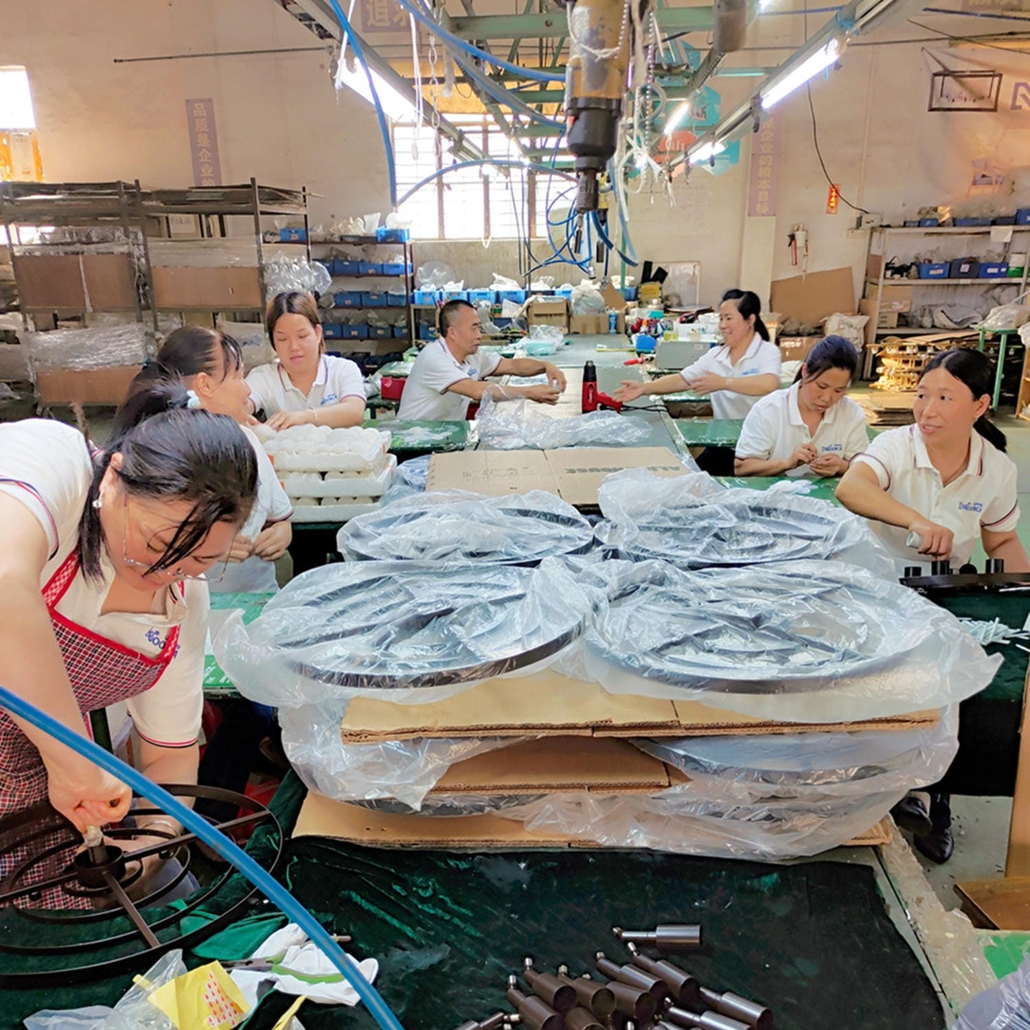 moonca lighting factory,assembly, packing,warehouse